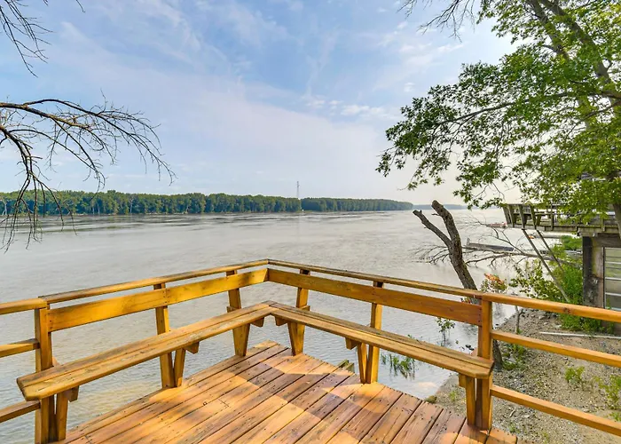 Holiday home Scenic Views & Yard: Mississippi River Retreat! Fulton