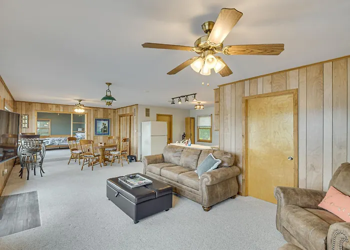 Scenic Views & Yard: Mississippi River Retreat! *