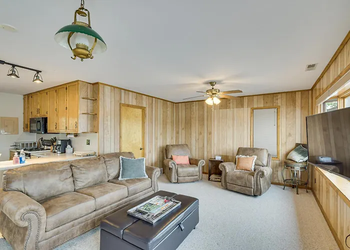 Holiday home Scenic Views & Yard: Mississippi River Retreat! *