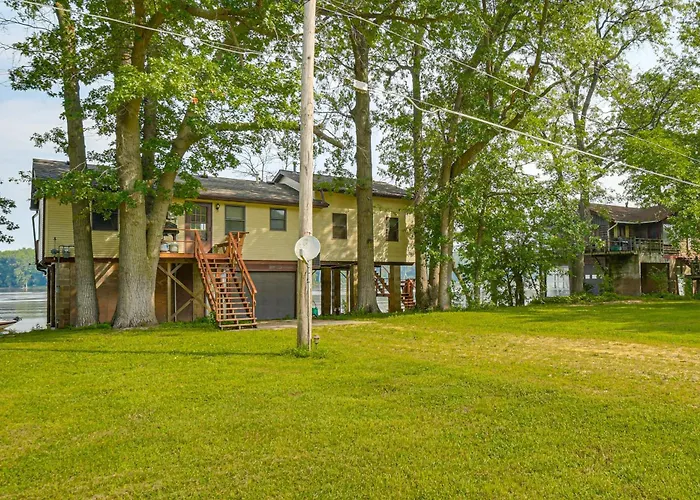Scenic Views & Yard: Mississippi River Retreat! * Fulton