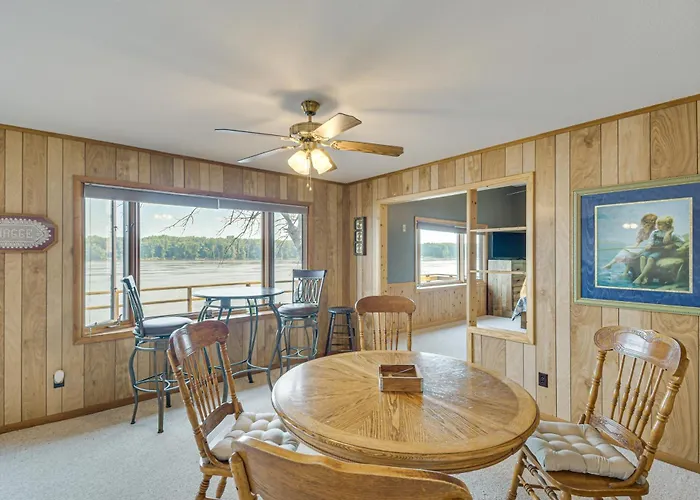 Scenic Views & Yard: Mississippi River Retreat! Holiday home *