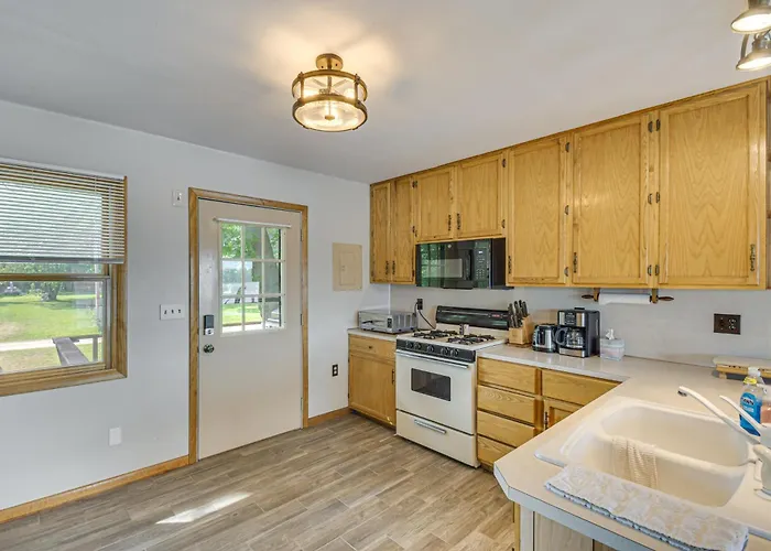 Scenic Views & Yard: Mississippi River Retreat! * Fulton