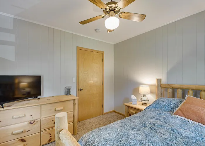 Holiday home Scenic Views & Yard: Mississippi River Retreat! *