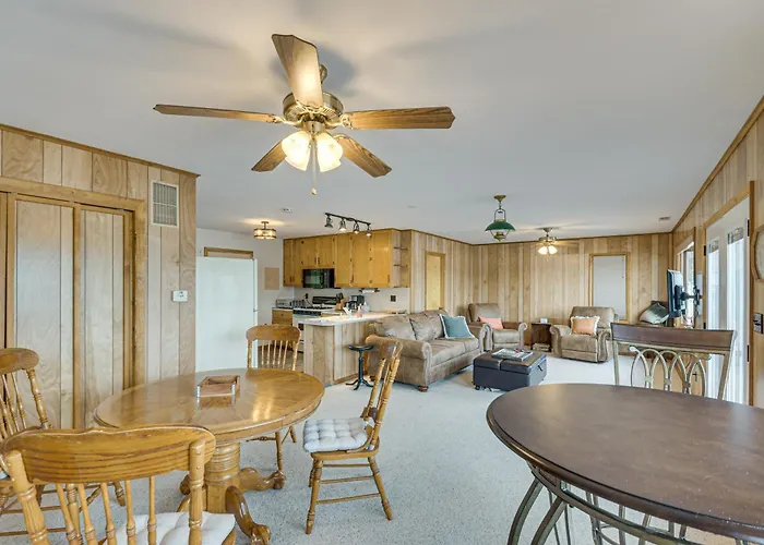 Scenic Views & Yard: Mississippi River Retreat! * Fulton